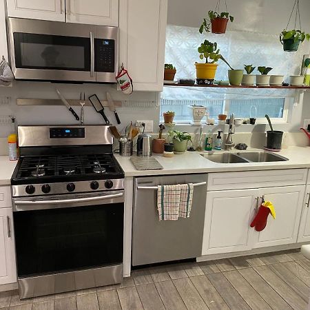 Private Room In Los Angeles La With Tv & Wifi & Ac & View Of Hollywood Sign & Private Fridge & Shared Kitchen!!! Bagian luar foto