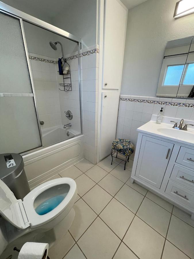 Private Room In Los Angeles La With Tv & Wifi & Ac & View Of Hollywood Sign & Private Fridge & Shared Kitchen!!! Bagian luar foto