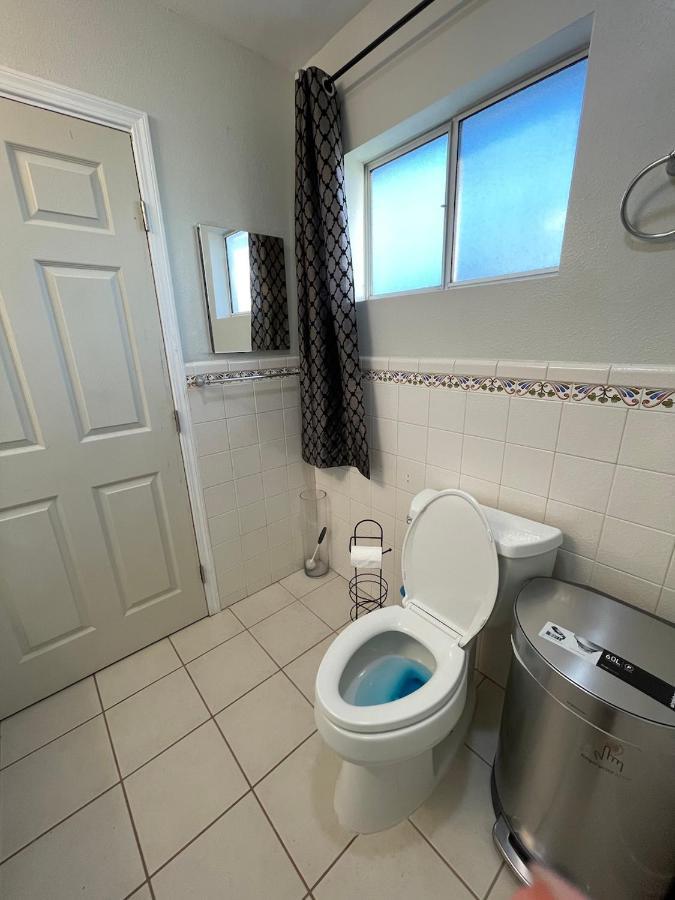 Private Room In Los Angeles La With Tv & Wifi & Ac & View Of Hollywood Sign & Private Fridge & Shared Kitchen!!! Bagian luar foto