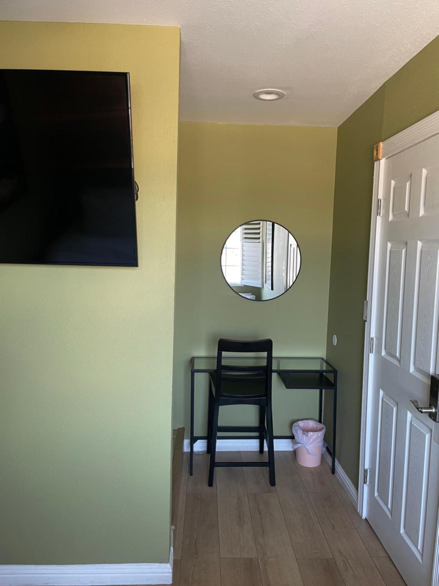 Private Room In Los Angeles La With Tv & Wifi & Ac & View Of Hollywood Sign & Private Fridge & Shared Kitchen!!! Bagian luar foto