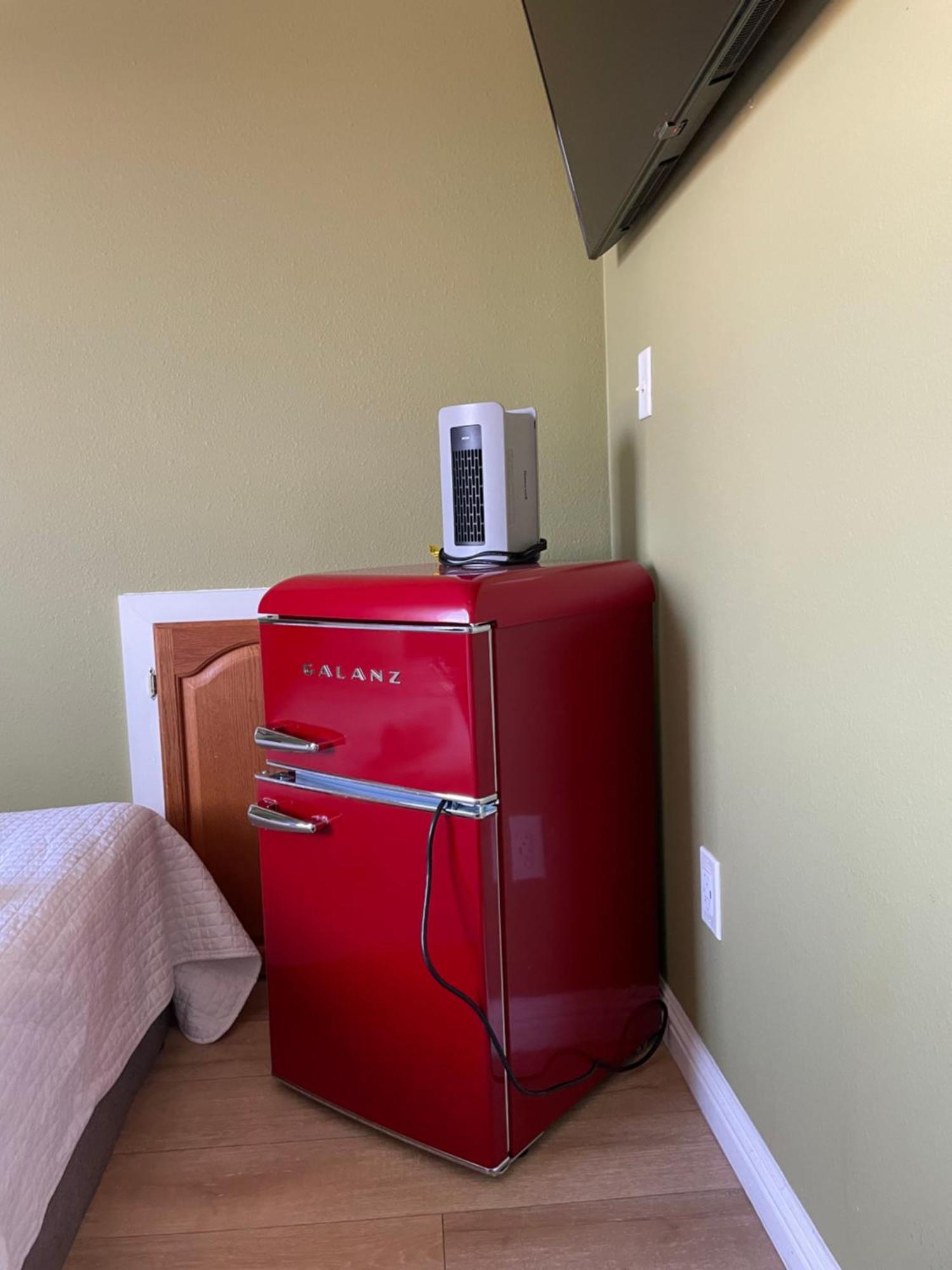Private Room In Los Angeles La With Tv & Wifi & Ac & View Of Hollywood Sign & Private Fridge & Shared Kitchen!!! Bagian luar foto