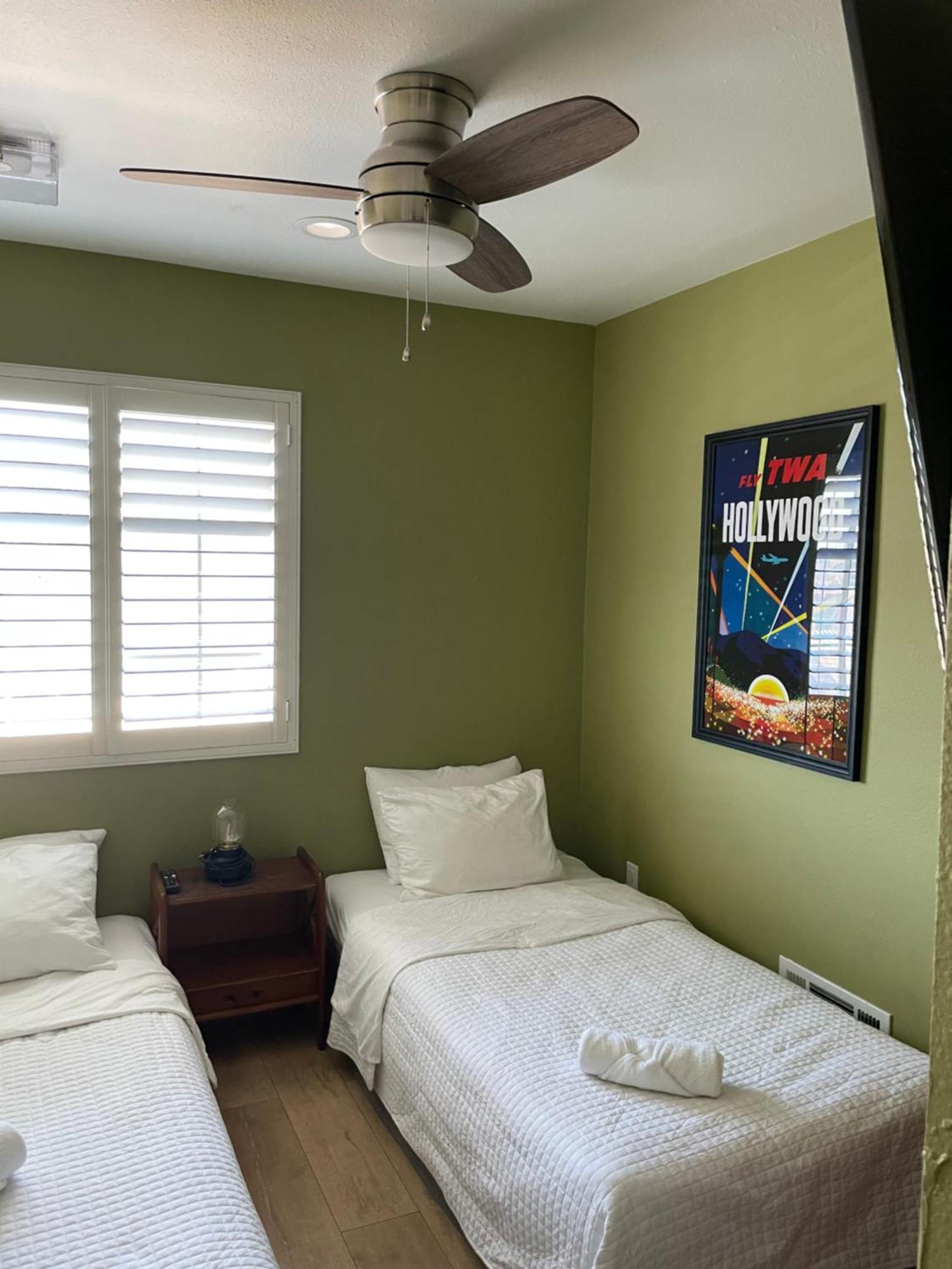 Private Room In Los Angeles La With Tv & Wifi & Ac & View Of Hollywood Sign & Private Fridge & Shared Kitchen!!! Bagian luar foto