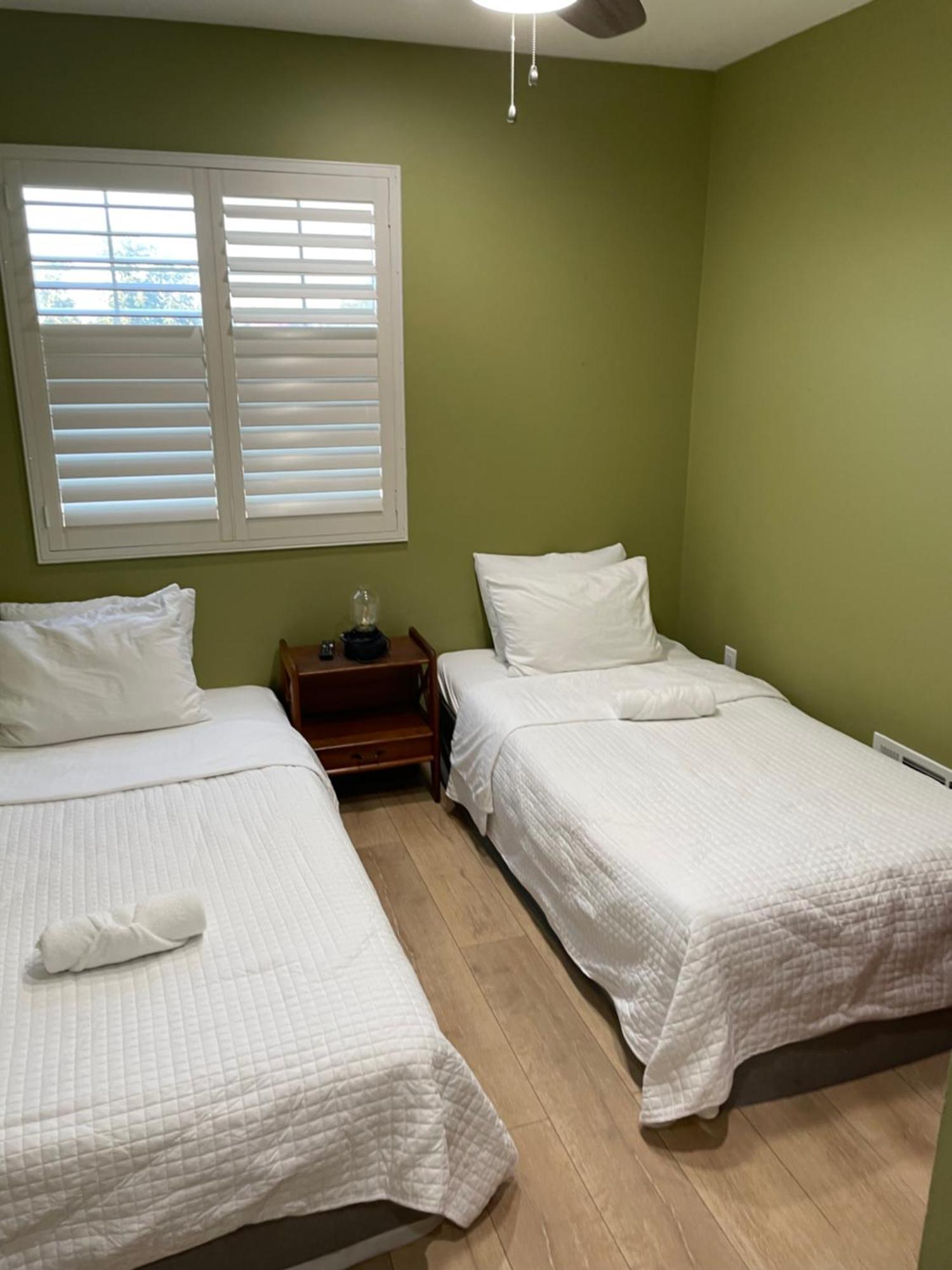 Private Room In Los Angeles La With Tv & Wifi & Ac & View Of Hollywood Sign & Private Fridge & Shared Kitchen!!! Bagian luar foto